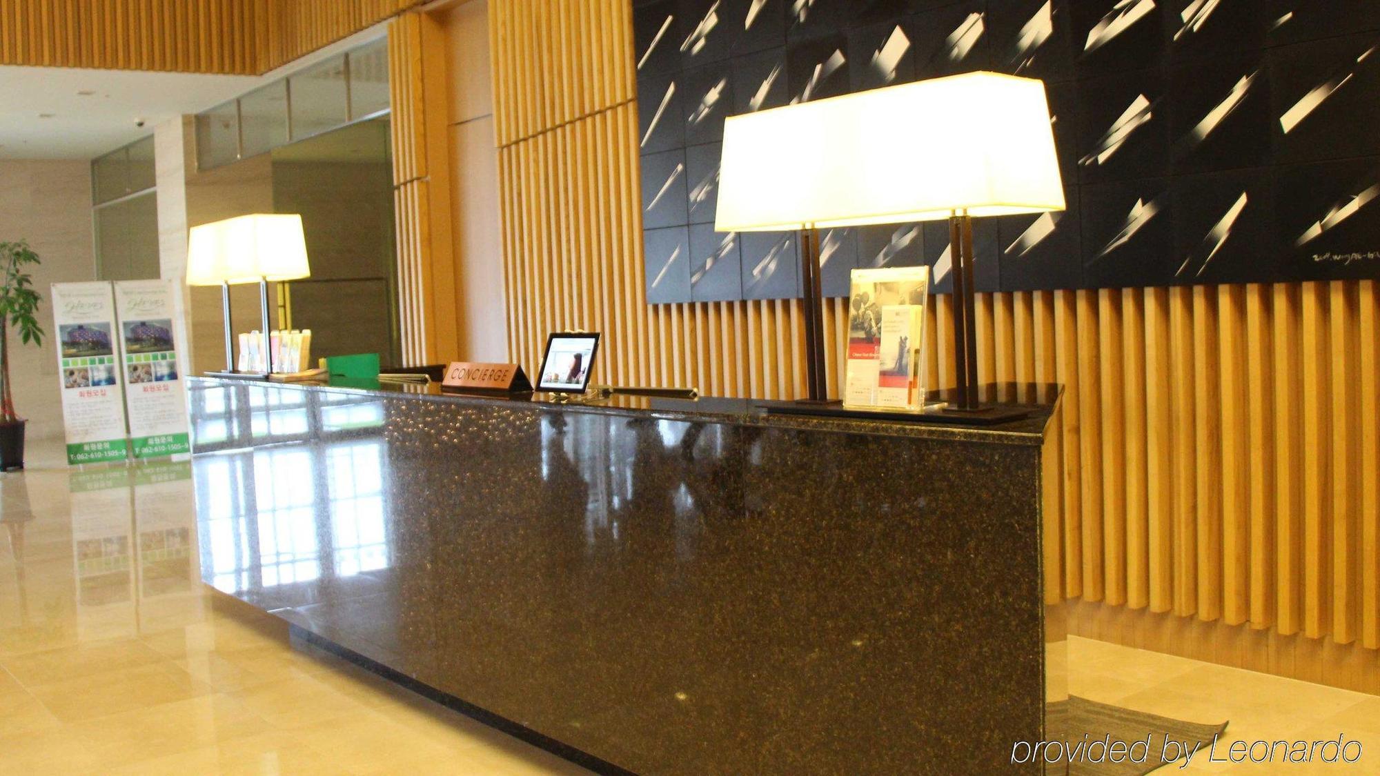 Отель Ramada Plaza By Wyndham Gwangju Кванджу Экстерьер фото
