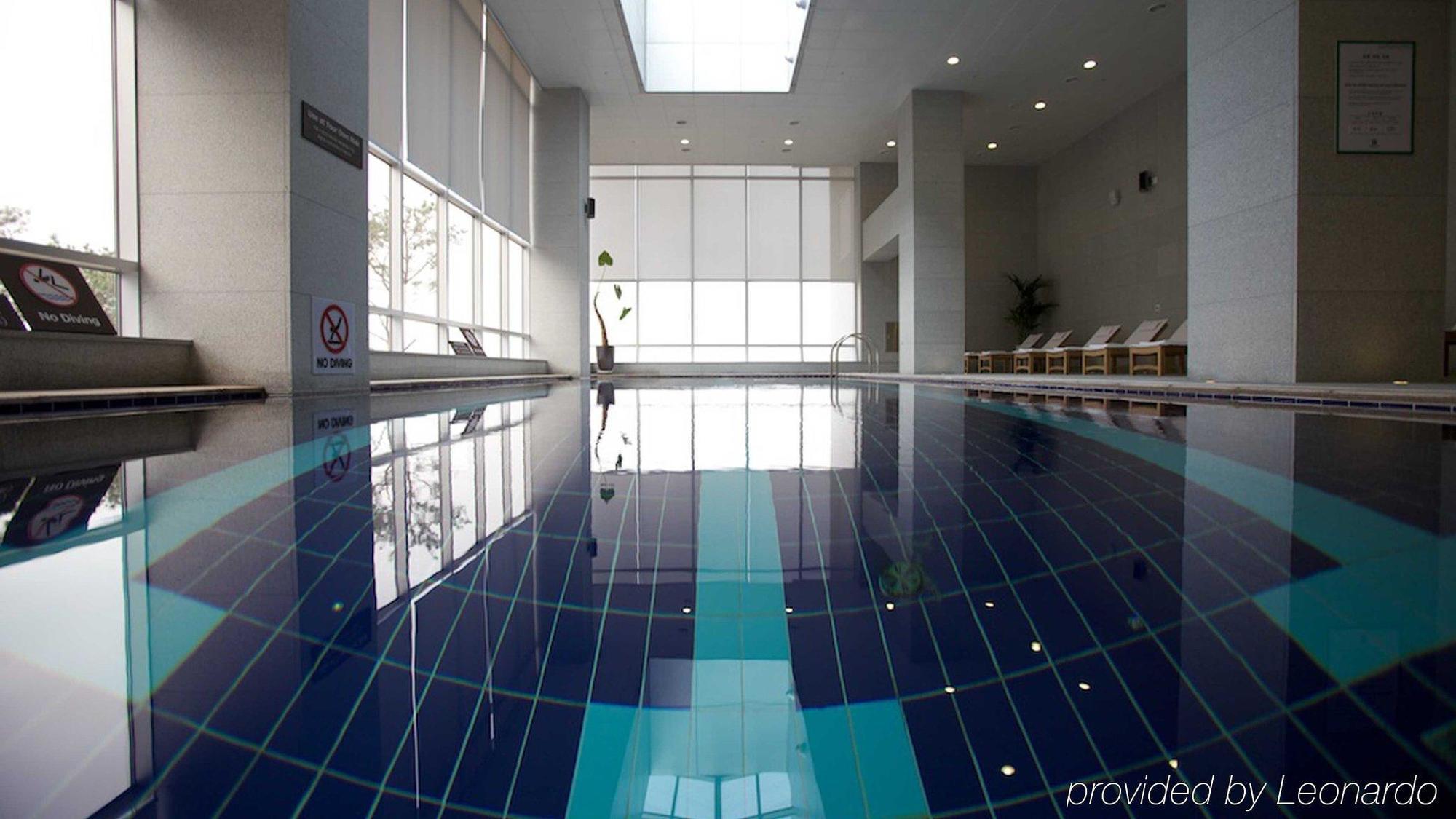 Отель Ramada Plaza By Wyndham Gwangju Кванджу Экстерьер фото