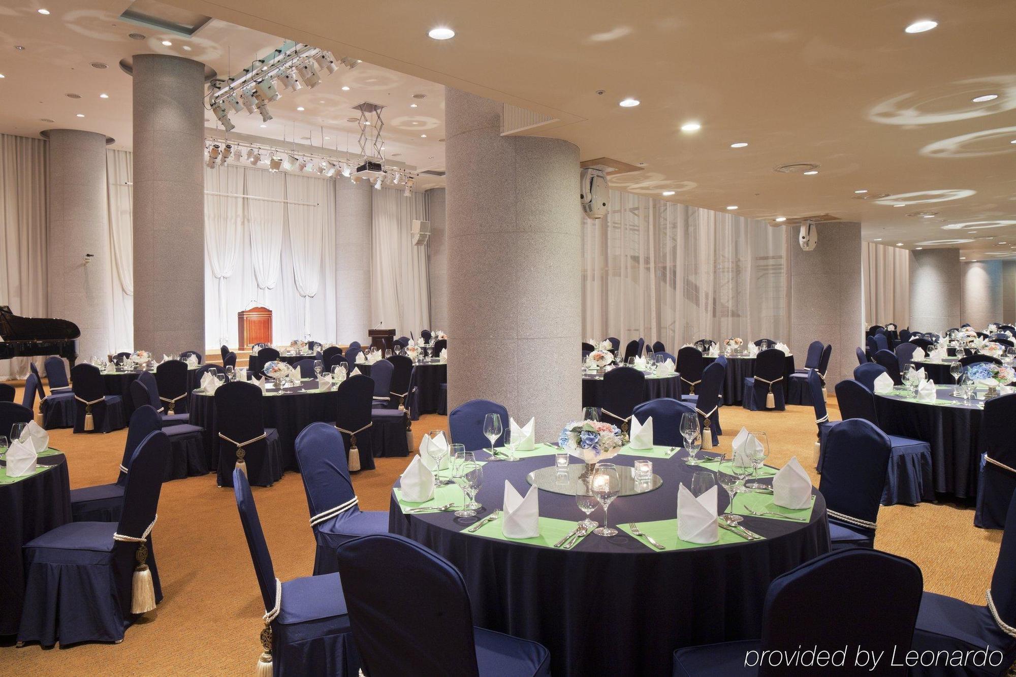 Отель Ramada Plaza By Wyndham Gwangju Кванджу Экстерьер фото