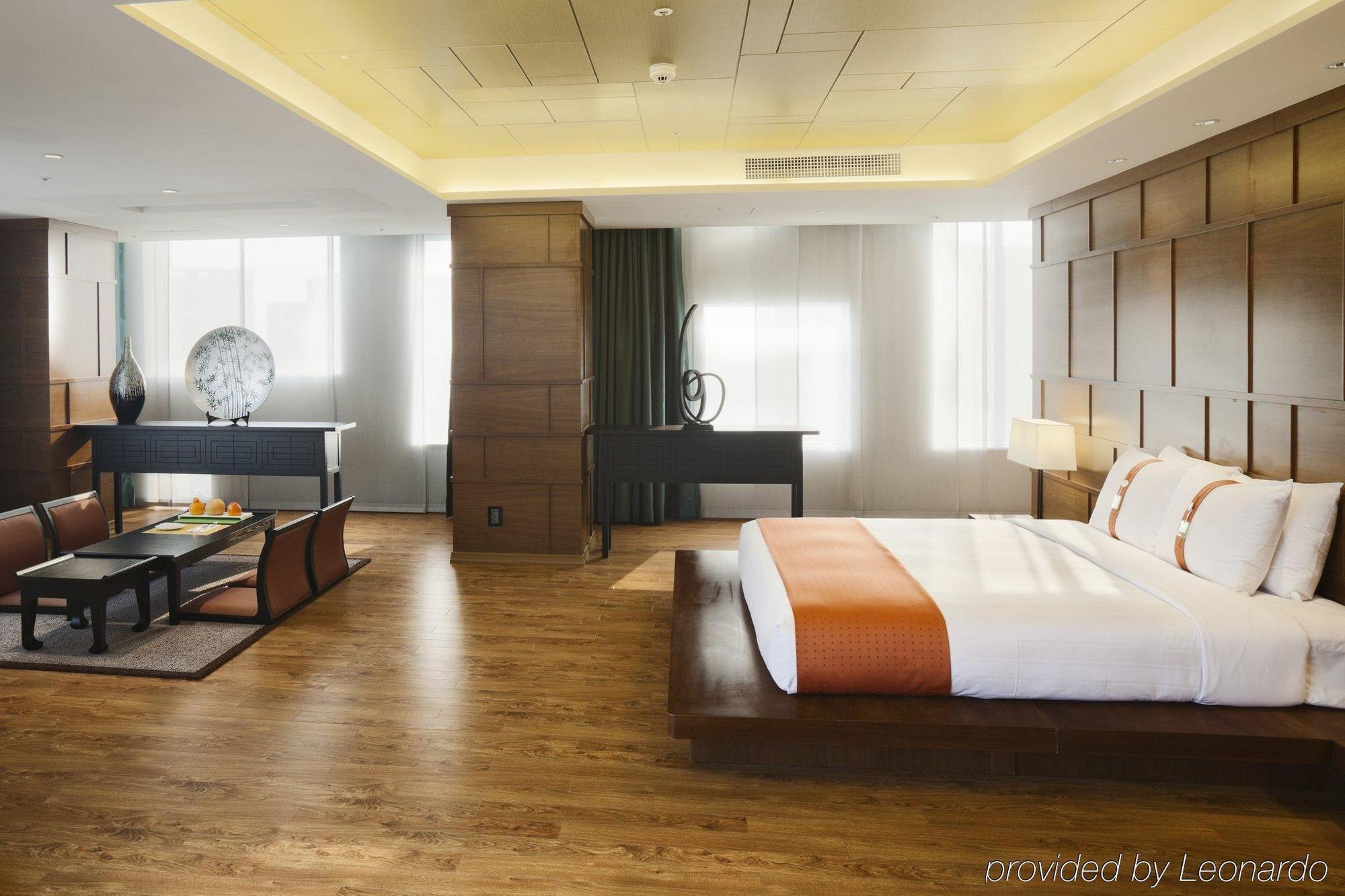Отель Ramada Plaza By Wyndham Gwangju Кванджу Экстерьер фото