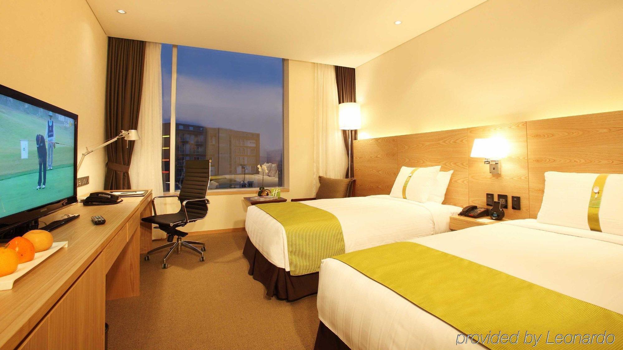 Отель Ramada Plaza By Wyndham Gwangju Кванджу Экстерьер фото