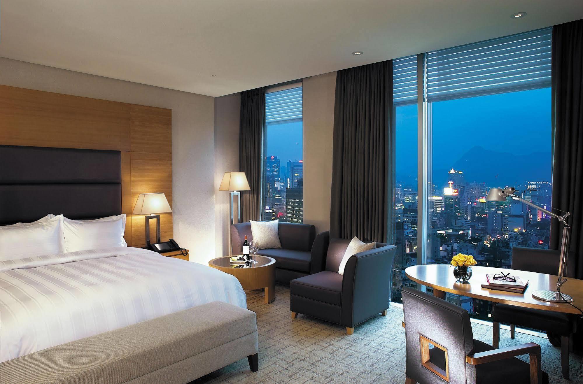 Отель Ramada Plaza By Wyndham Gwangju Кванджу Экстерьер фото
