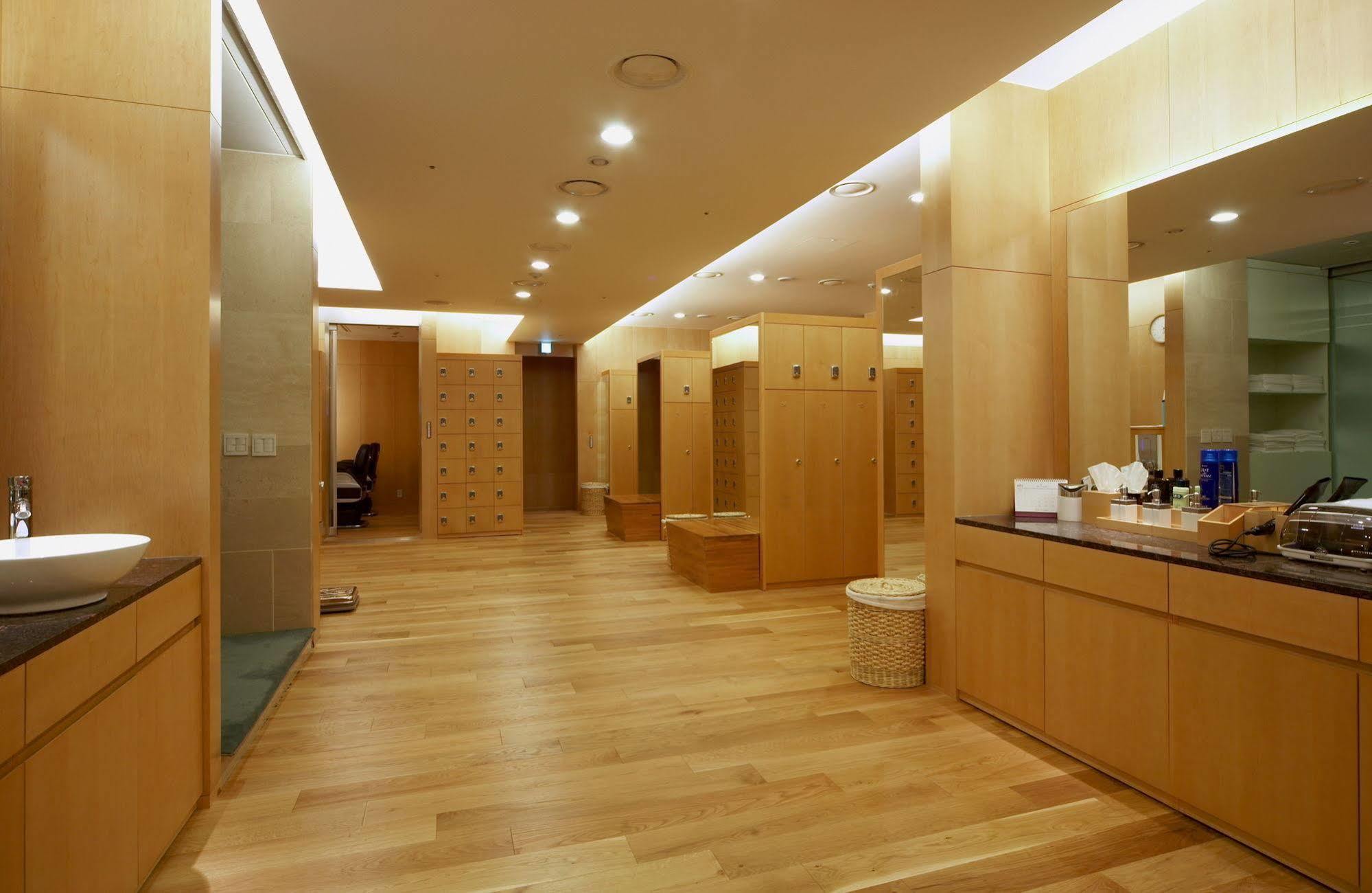 Отель Ramada Plaza By Wyndham Gwangju Кванджу Экстерьер фото